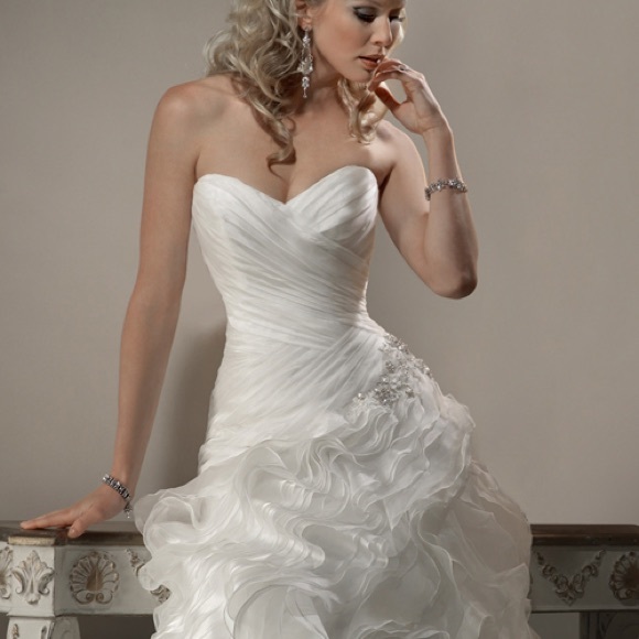 Maggie Sottero Miri Wedding Dress - Picture 5 of 5